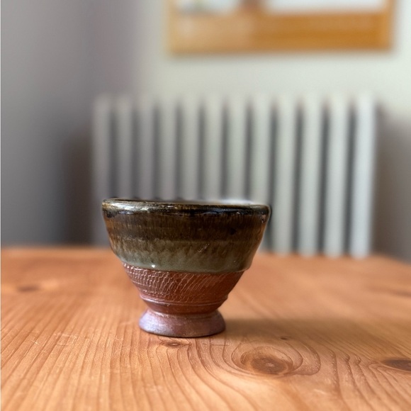 Small vintage signed studio pottery cup vessel - Picture 2 of 7